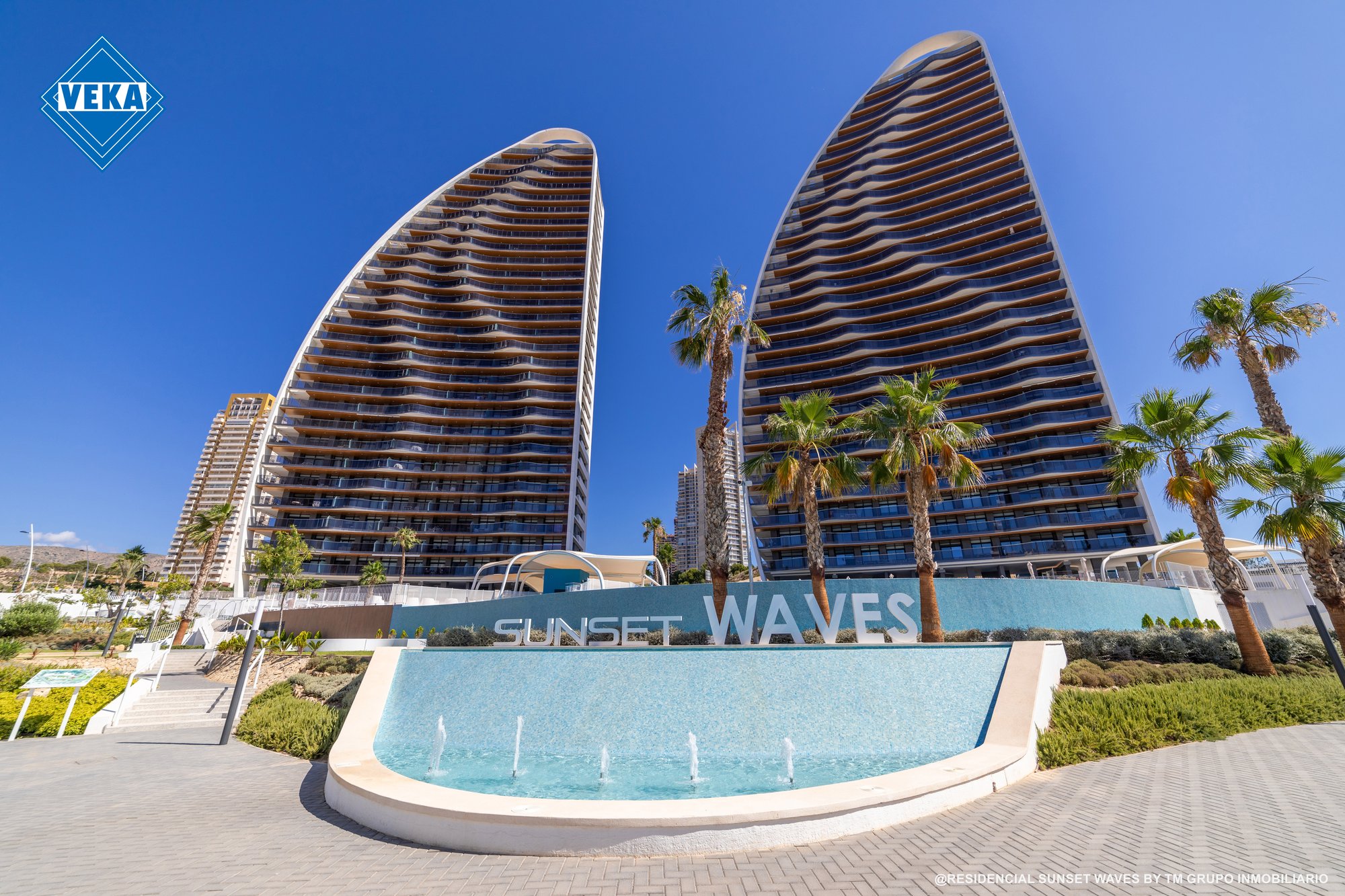 Sunset_Waves_2torre_03-landing